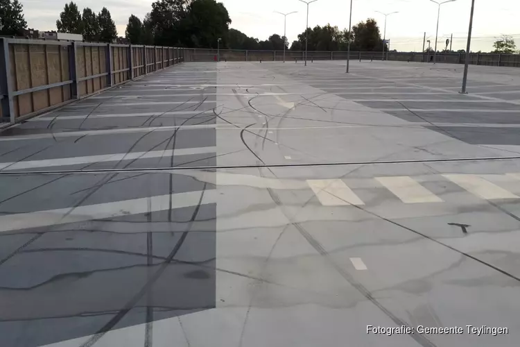 Parkeerdek station Sassenheim tijdelijk afgesloten