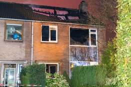 Felle brand in woning Roelofarendsveen, persoon overleden