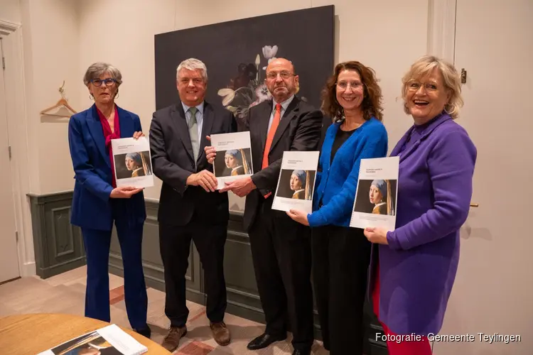 Rapport over aardwarmte overhandigd