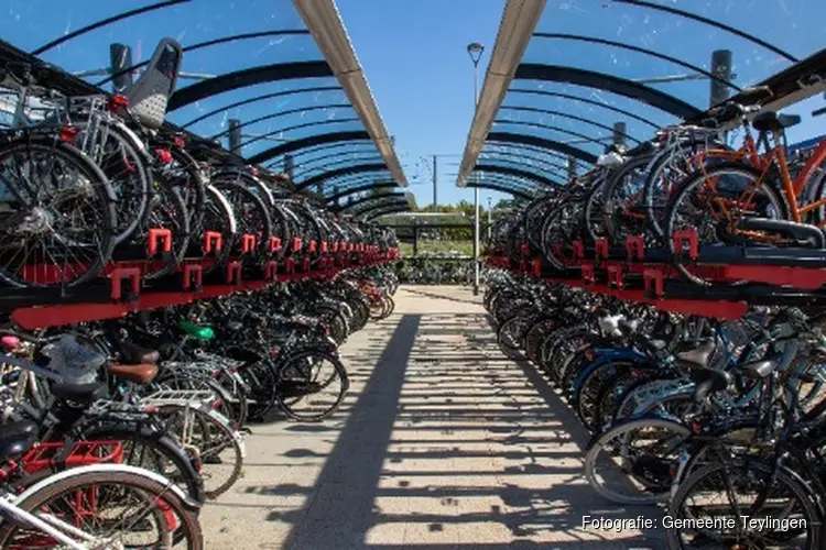 Warme toezicht fietsenstalling station Sassenheim stopt