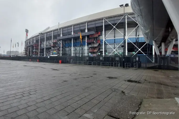 Feyenoord klopt FC Utrecht in duel met veel strijd