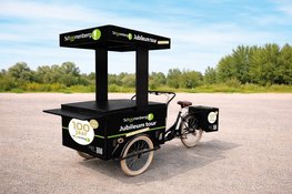 Schoonenberg viert 100-jarig bestaan in Sassenheim   Feestelijke jubileumdag bij winkel aan de Hoofdstraat   